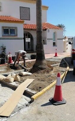 Reparación y refuerzo de acerado y decoración pública